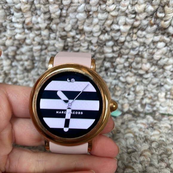 Marc Jacobs Riley smart watch - Picture 3 of 5